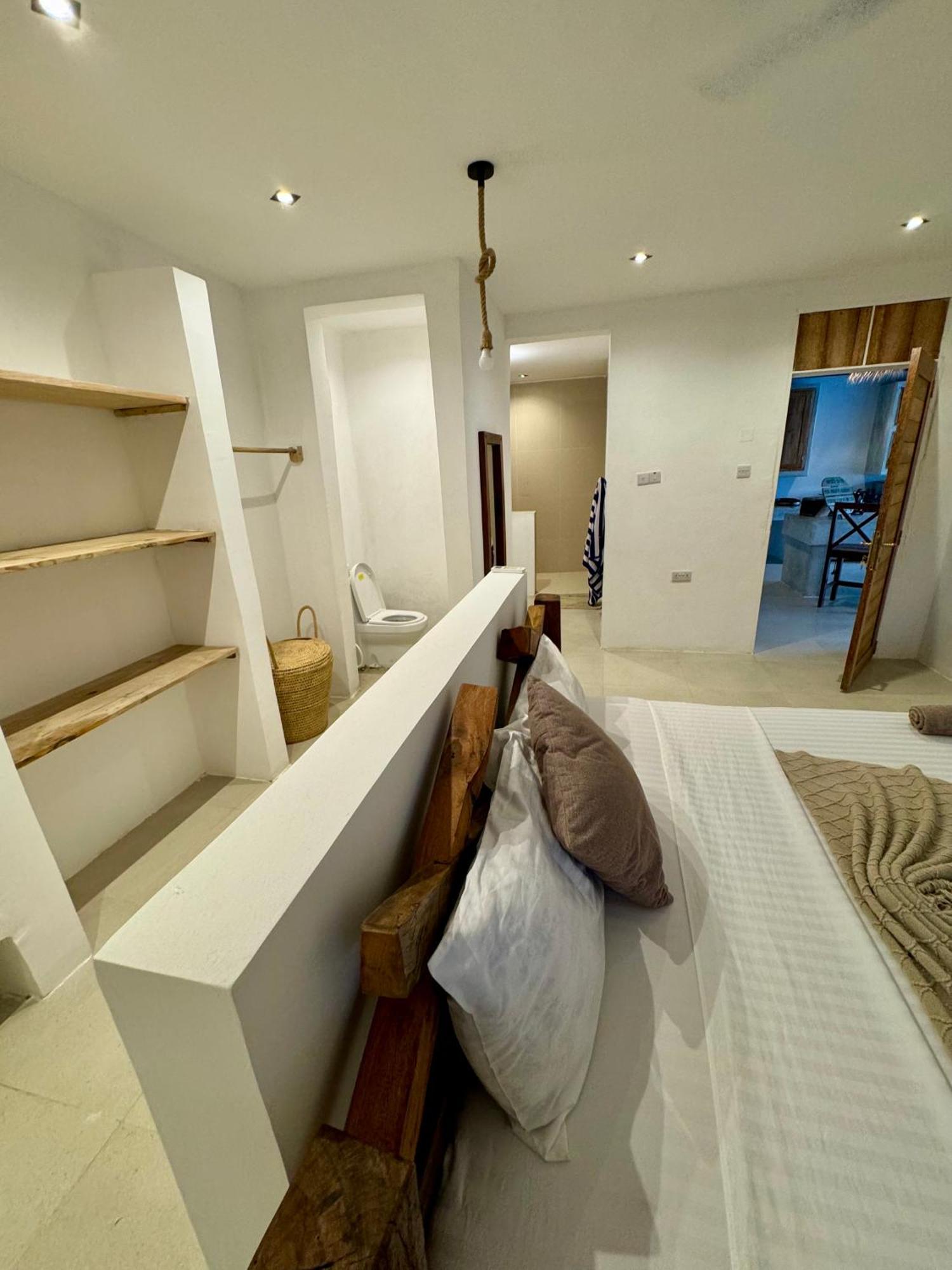Luxury Penthouse With Private Rooftop Pool Prime Location Zanzibar Villa