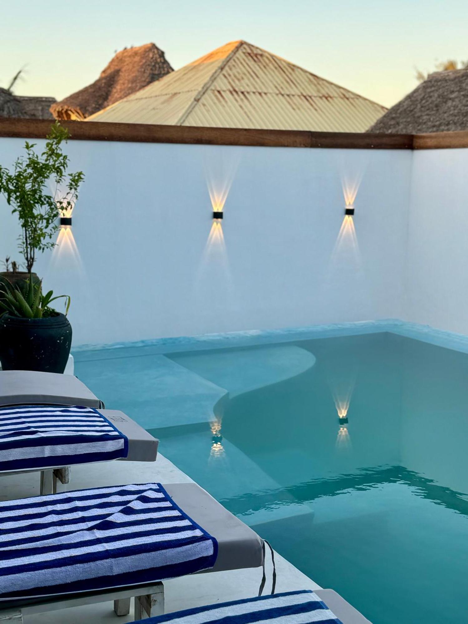 Luxury Penthouse With Private Rooftop Pool Prime Location Zanzibar Villa Paje