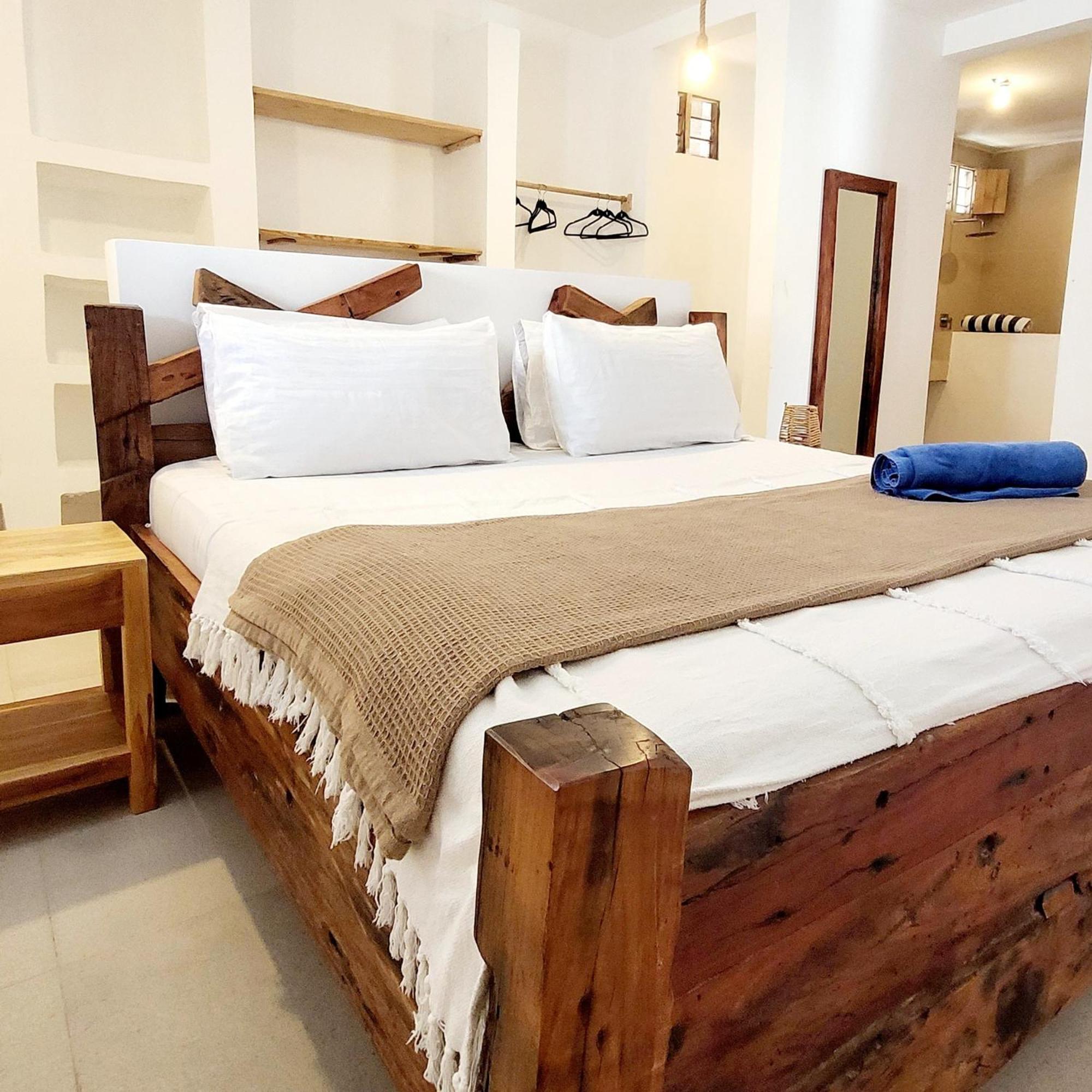 Luxury Penthouse With Private Rooftop Pool Prime Location Zanzibar Villa
