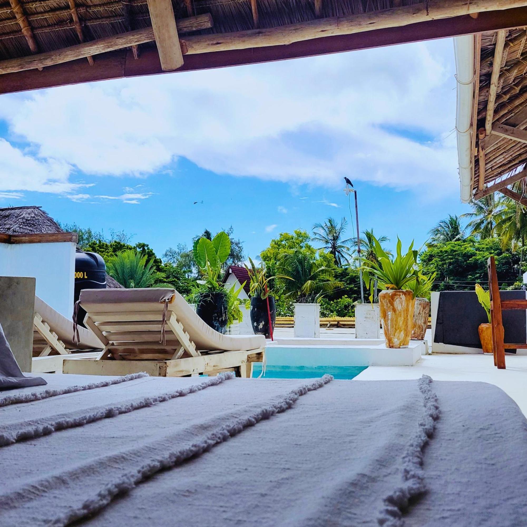 Luxury Penthouse With Private Rooftop Pool Prime Location Zanzibar *