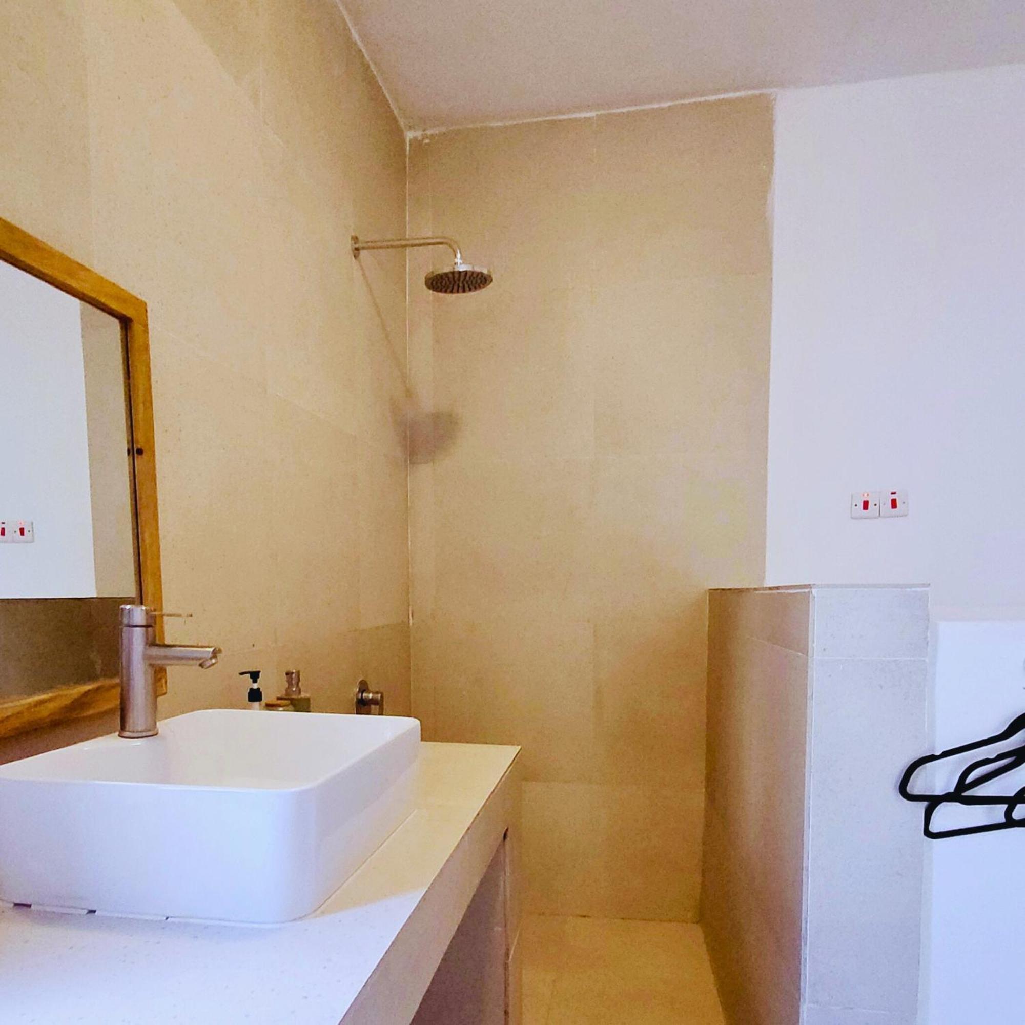 Luxury Penthouse With Private Rooftop Pool Prime Location Zanzibar *